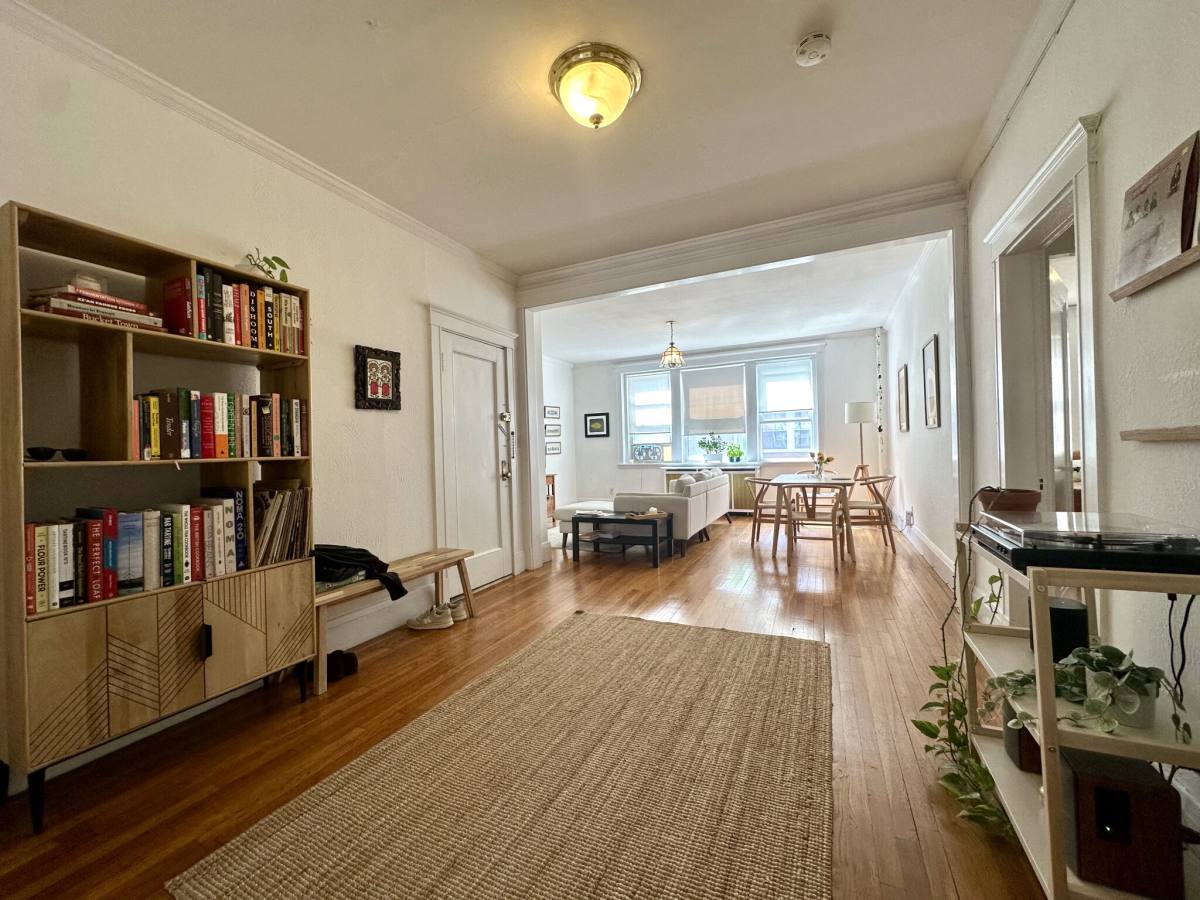 Apartment for rent at 44 Longwood Ave #3, Brookline, MA 02446