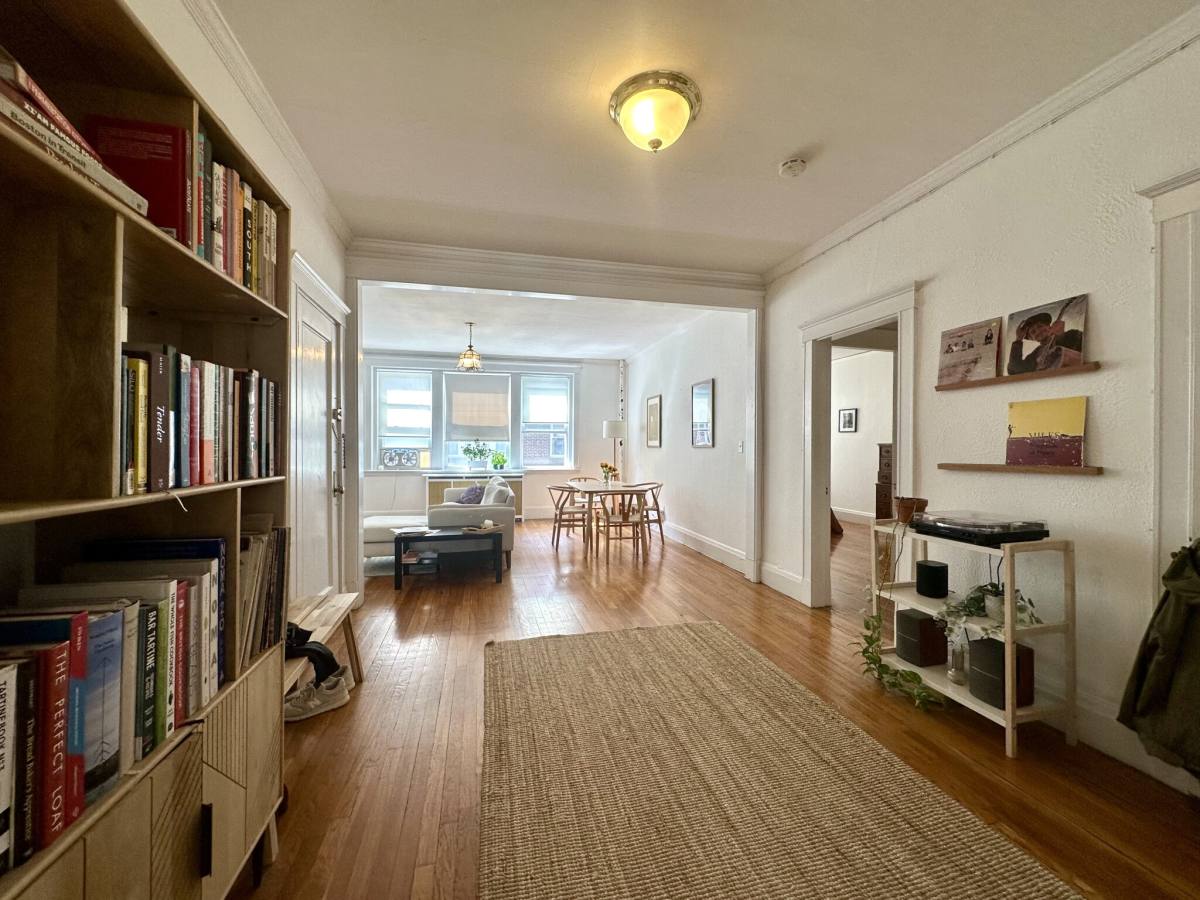 Apartment for rent at 44 Longwood Ave #3, Brookline, MA 02446
