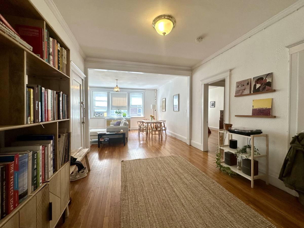 Apartment for rent at 44 Longwood Ave #3, Brookline, MA 02446