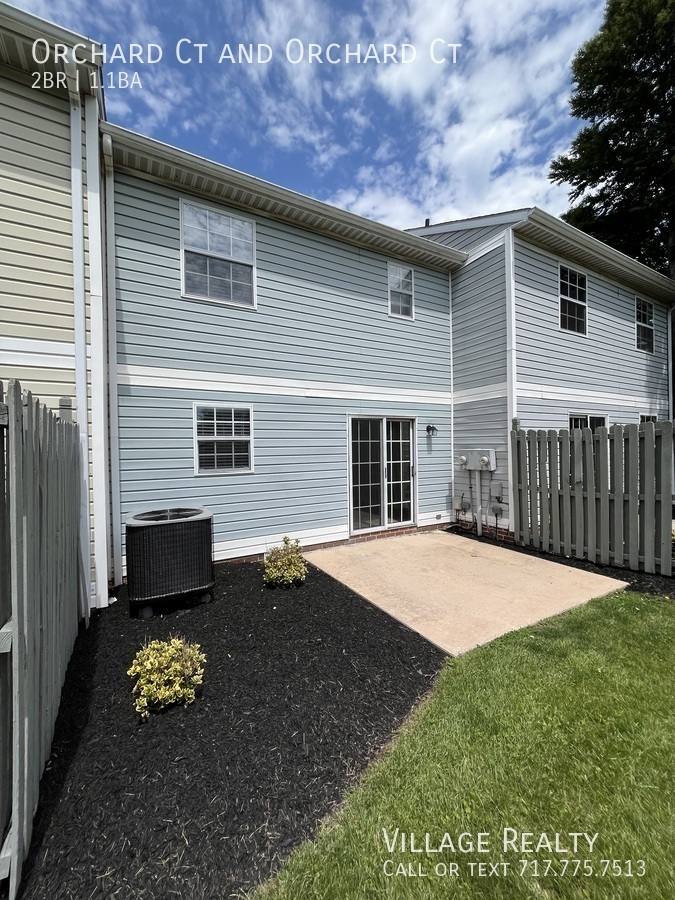 Townhouse for rent at 306 Orchard Court, Red Lion, PA 17356
