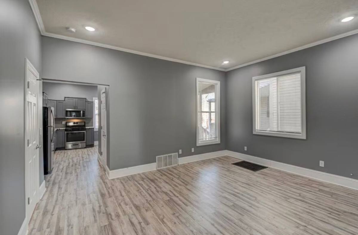 Apartment for rent at 534 S 30th St, Omaha, NE 68105
