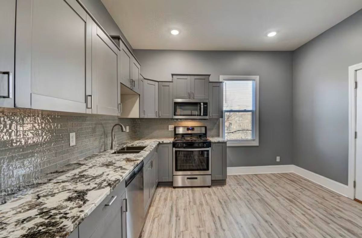 Apartment for rent at 534 S 30th St, Omaha, NE 68105