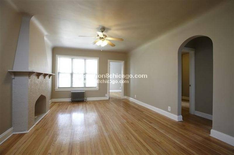 Apartment for rent at 11135 S Longwood #2, Chicago, IL 60643