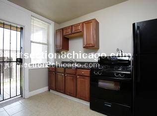Apartment for rent at 11135 S Longwood #2, Chicago, IL 60643