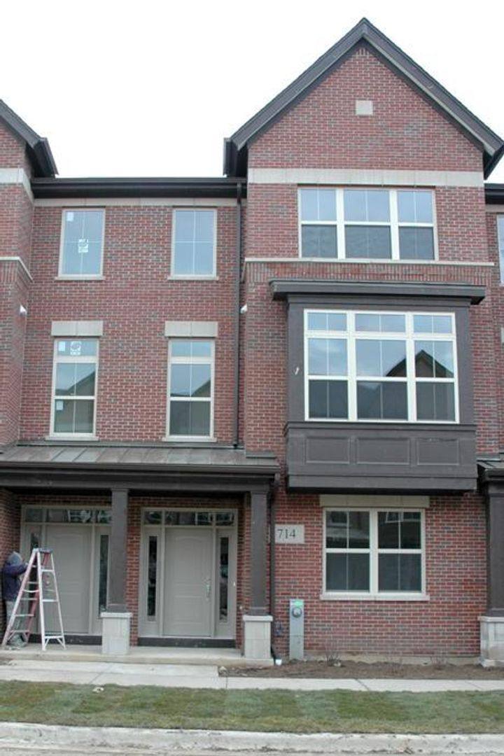 Townhouse for rent at 717 N Keystone Lane, Vernon Hills, IL 60061