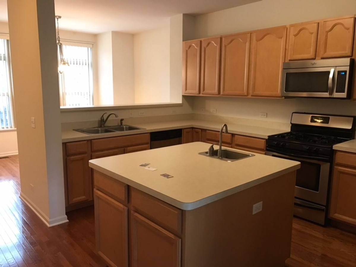Townhouse for rent at 717 N Keystone Lane, Vernon Hills, IL 60061