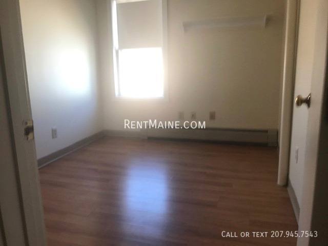Apartment for rent at 2412 Western Ave #Q, Hampden, ME 04444