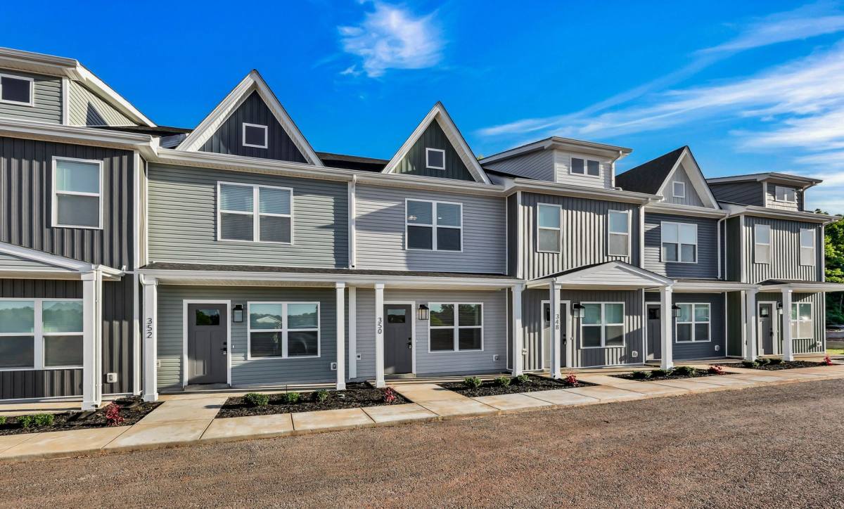 Townhouse for rent at 350 Front Ridge Circle, Clarksville, TN 37040