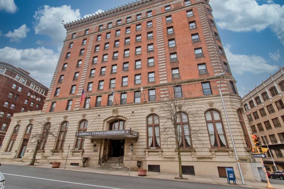 Apartment for rent at 140 Chestnut St, Springfield, MA 01103