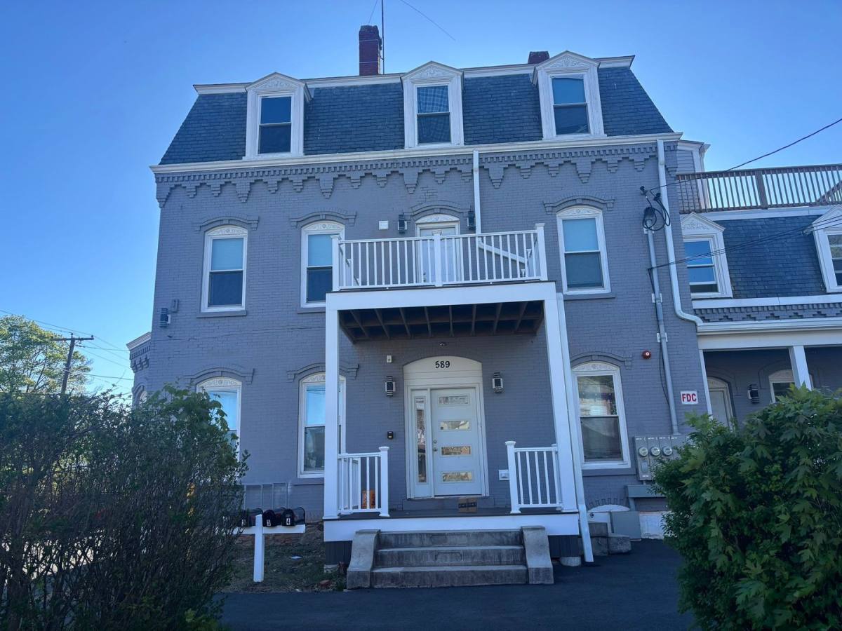 Apartment for rent at 589 Haverhill St, Lawrence, MA 01841