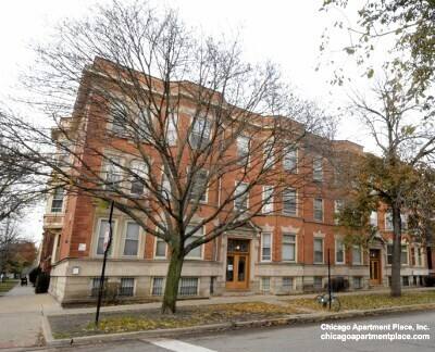 Apartment for rent at 854 W Waveland #1, Chicago, IL 60613