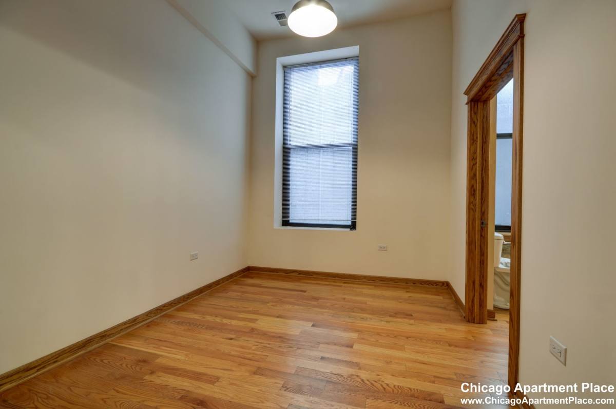Apartment for rent at 123 N Jefferson #2R, Chicago, IL 60661