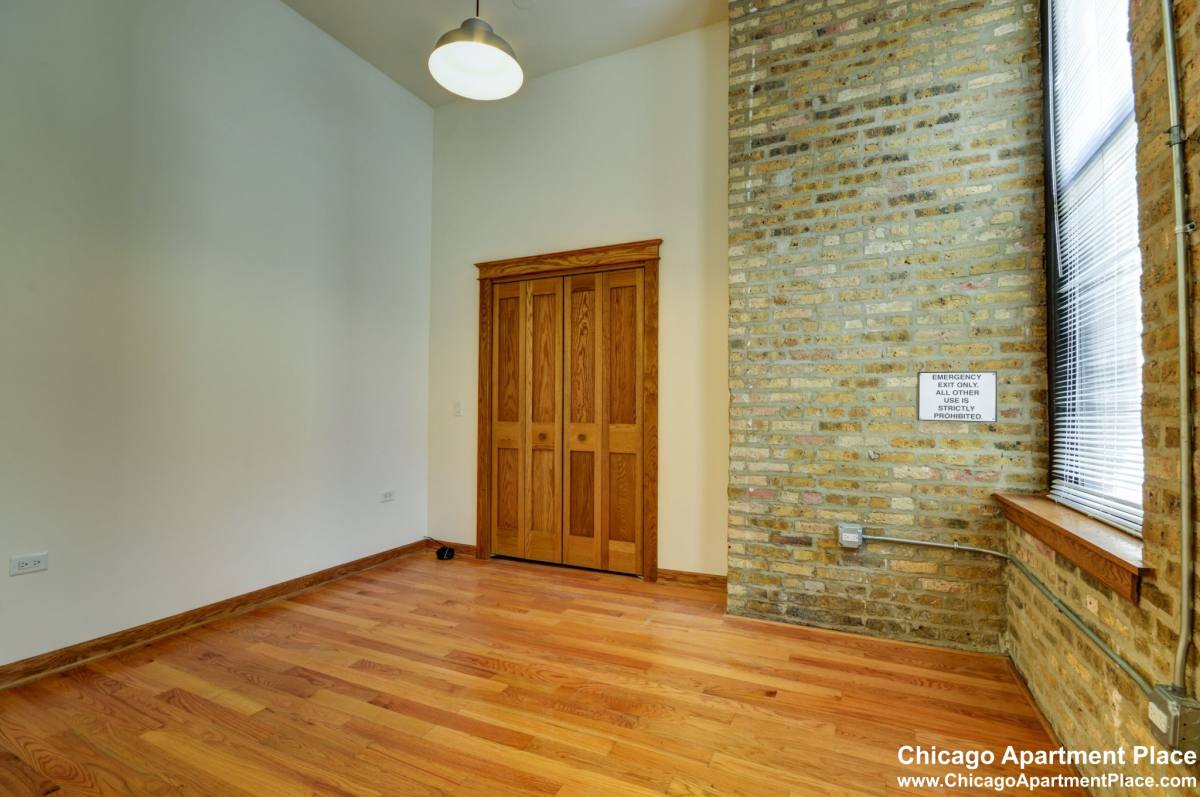 Apartment for rent at 123 N Jefferson #2R, Chicago, IL 60661