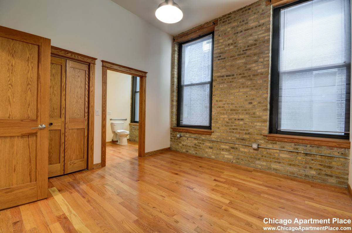 Apartment for rent at 123 N Jefferson #2R, Chicago, IL 60661