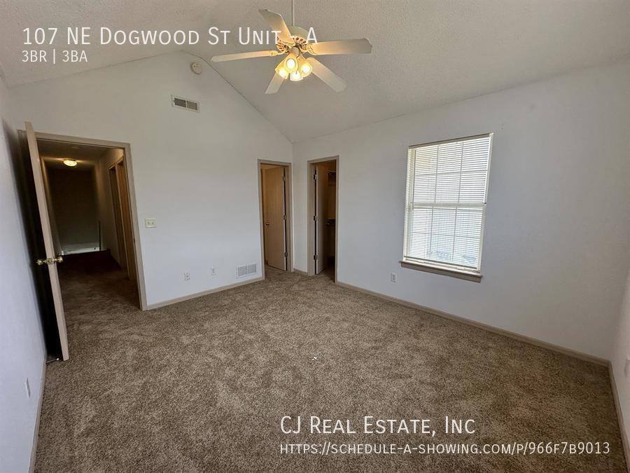 Townhouse for rent at 107 NE Dogwood St #A, Oak Grove, MO 64075