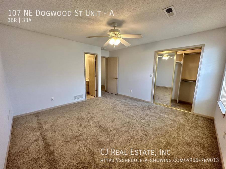Townhouse for rent at 107 NE Dogwood St #A, Oak Grove, MO 64075