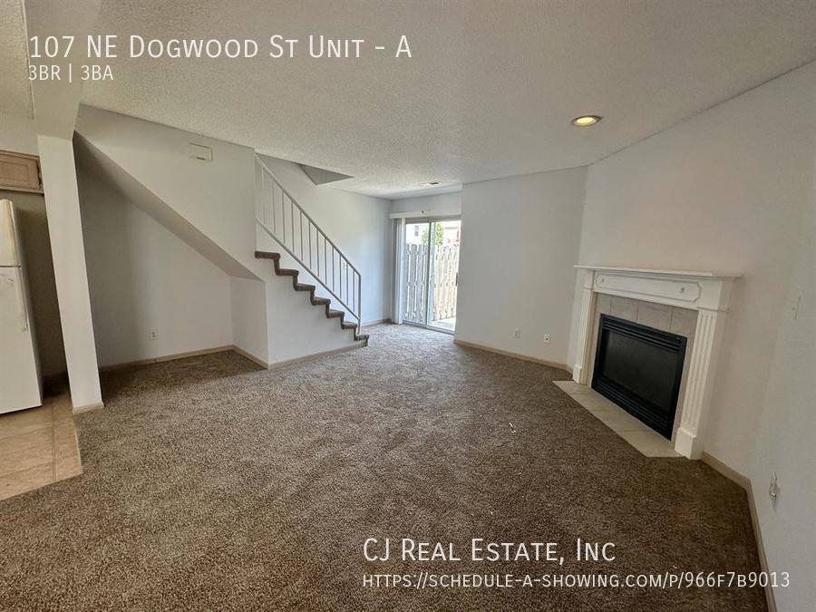 Townhouse for rent at 107 NE Dogwood St #A, Oak Grove, MO 64075