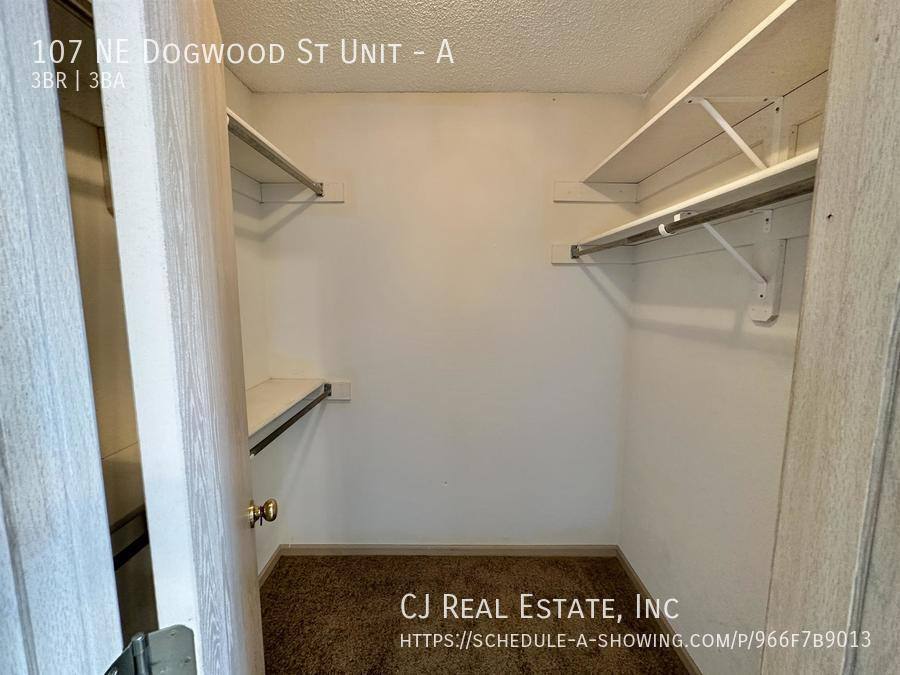 Townhouse for rent at 107 NE Dogwood St #A, Oak Grove, MO 64075