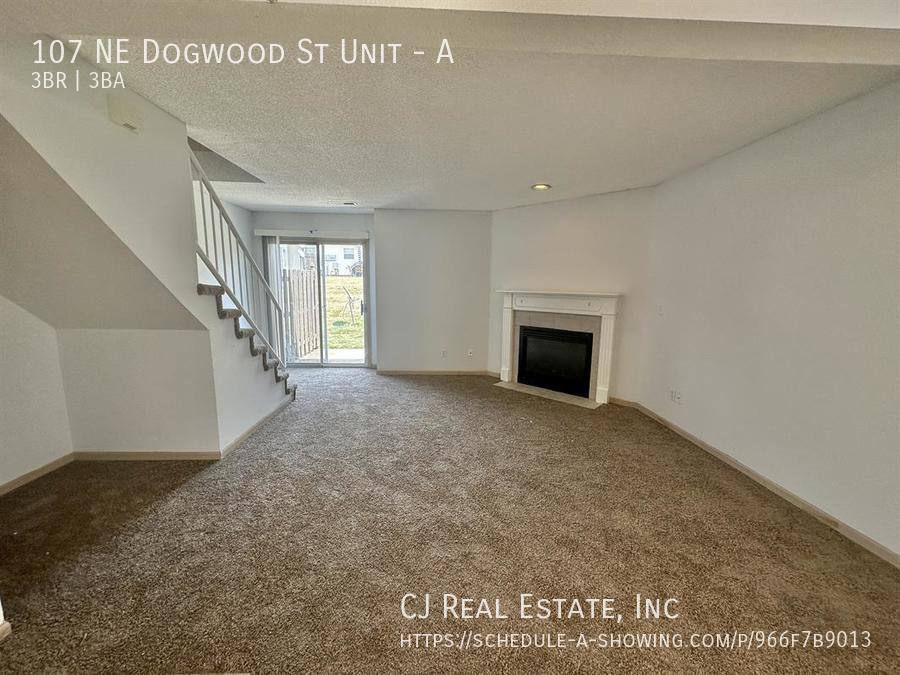 Townhouse for rent at 107 NE Dogwood St #A, Oak Grove, MO 64075