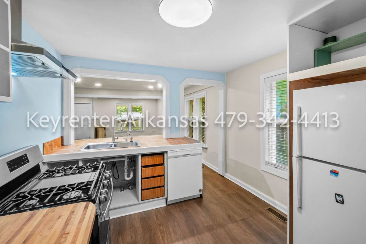 House for rent at 300 S Washington Ave, Fayetteville, AR 72701