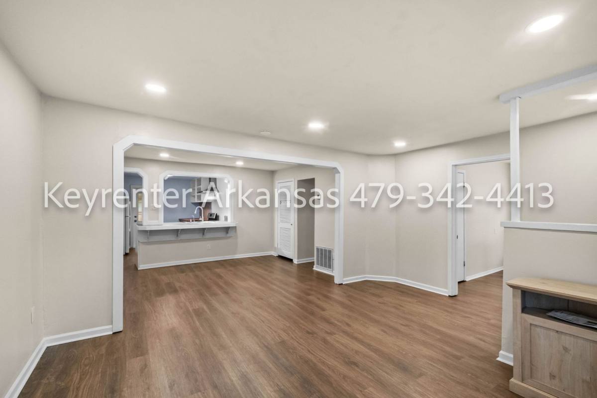 House for rent at 300 S Washington Ave, Fayetteville, AR 72701