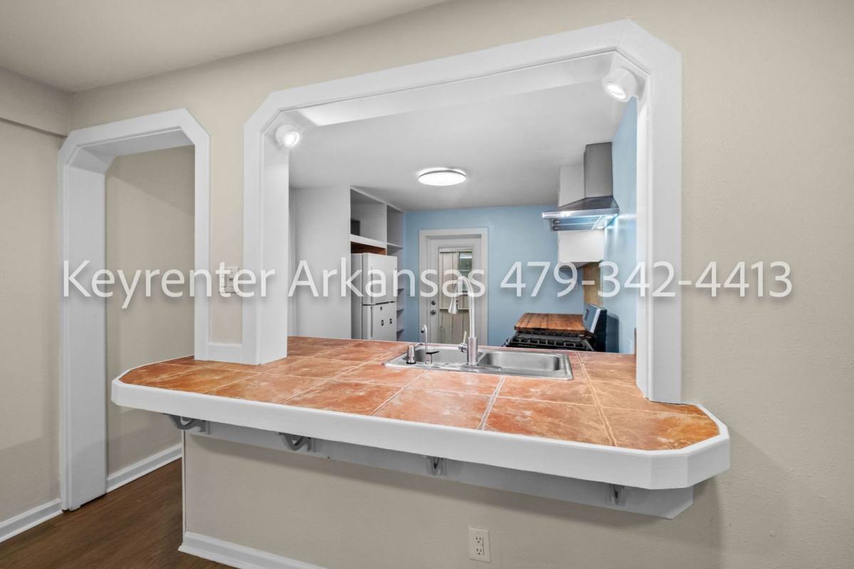 House for rent at 300 S Washington Ave, Fayetteville, AR 72701