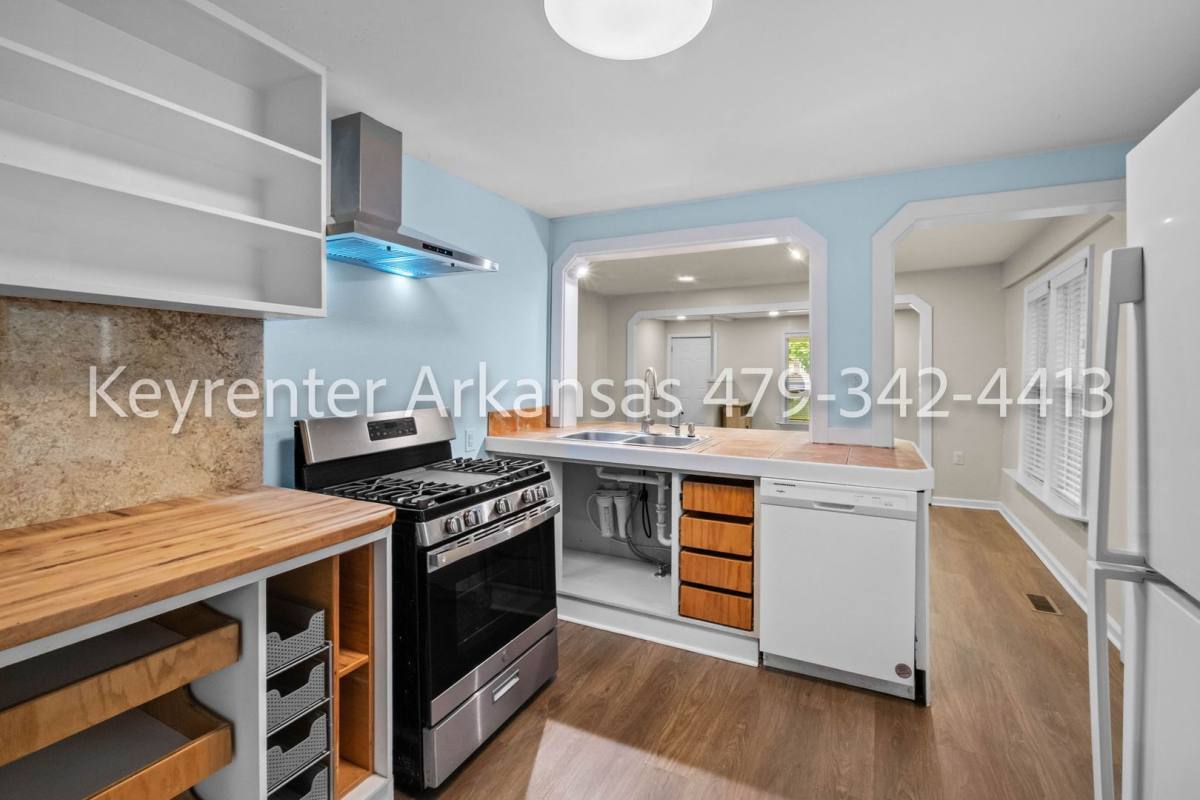 House for rent at 300 S Washington Ave, Fayetteville, AR 72701