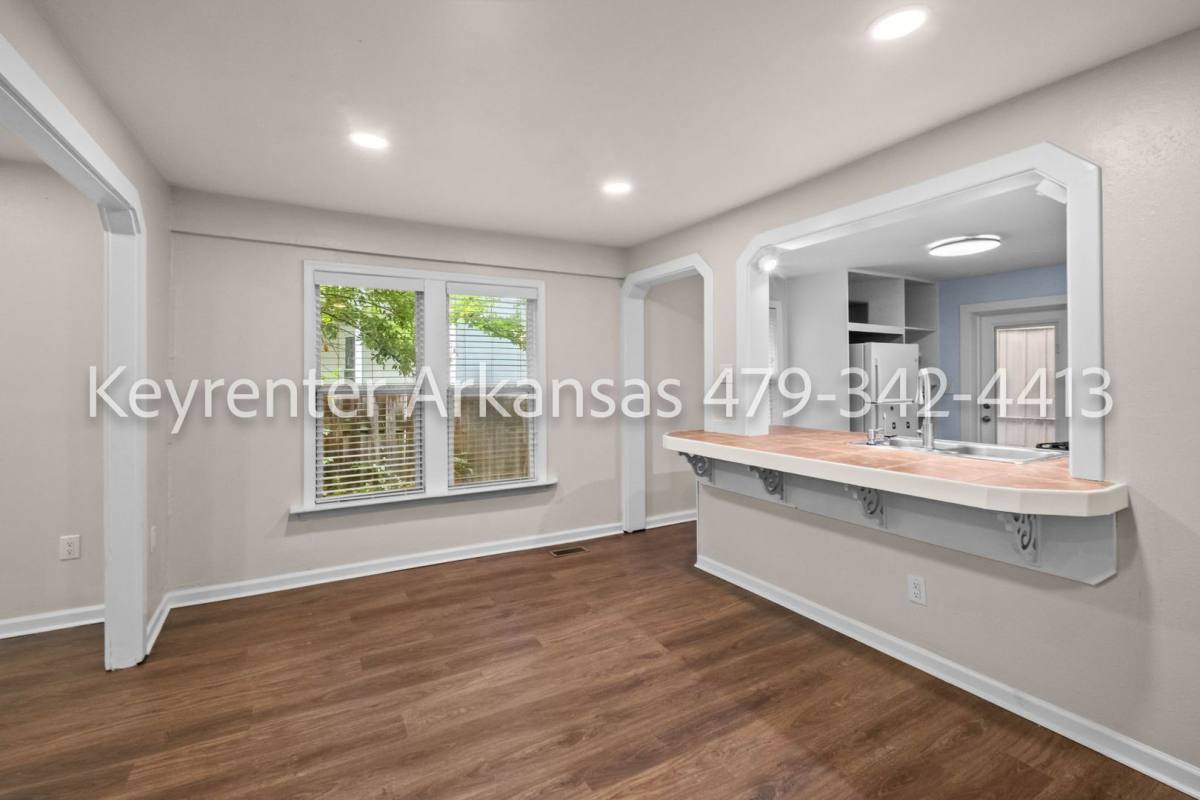 House for rent at 300 S Washington Ave, Fayetteville, AR 72701