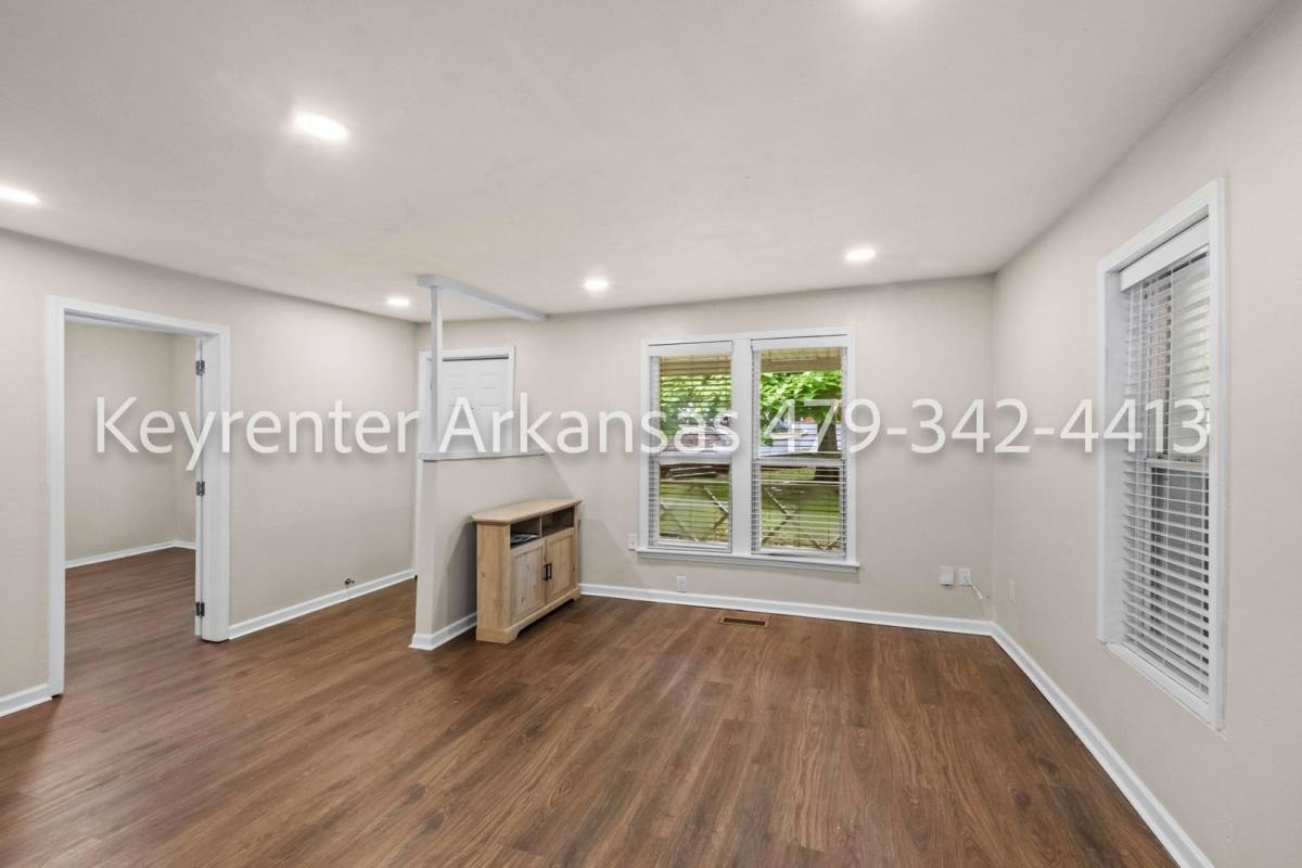 House for rent at 300 S Washington Ave, Fayetteville, AR 72701