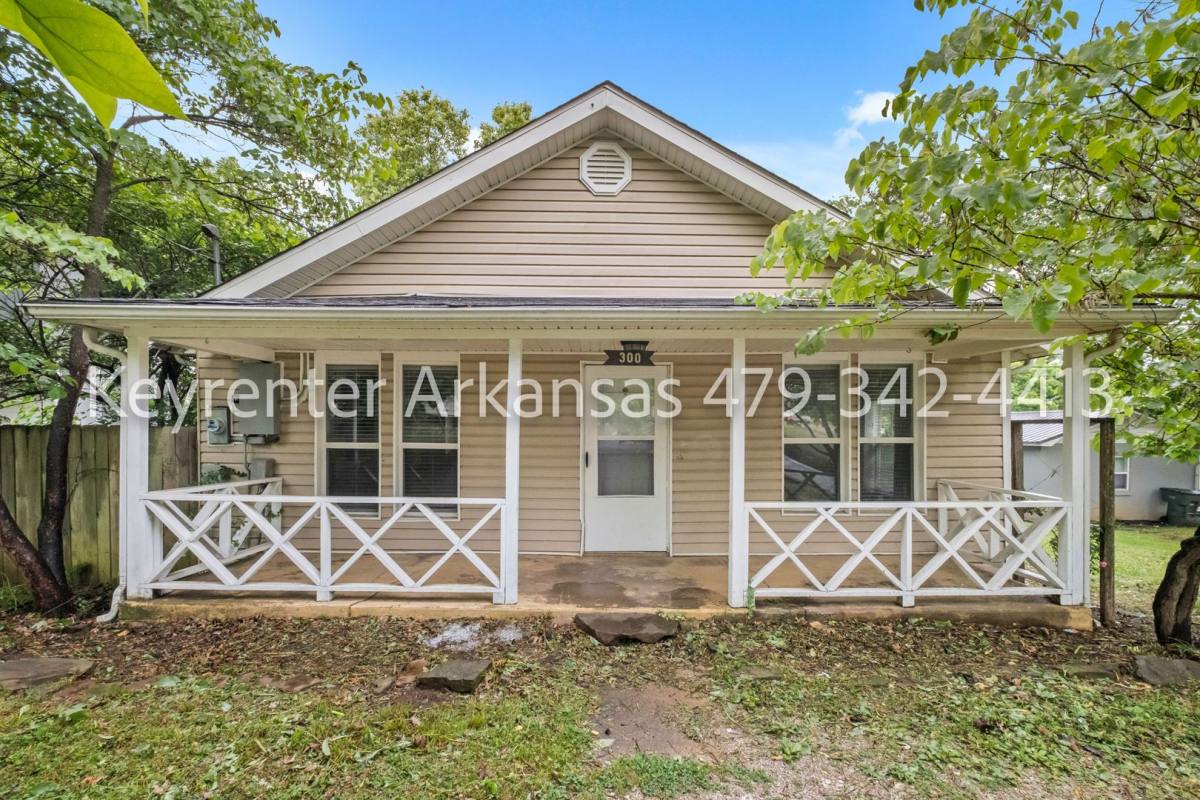 House for rent at 300 S Washington Ave, Fayetteville, AR 72701