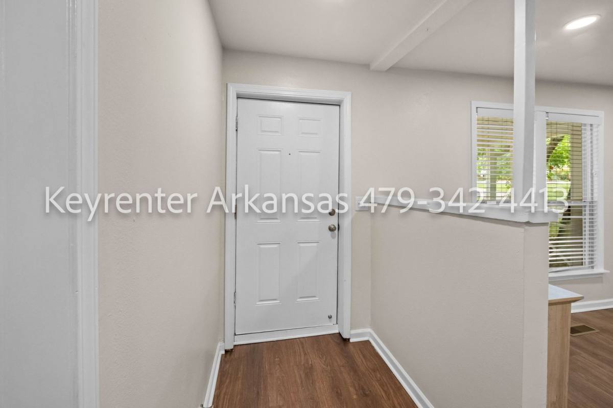 House for rent at 300 S Washington Ave, Fayetteville, AR 72701
