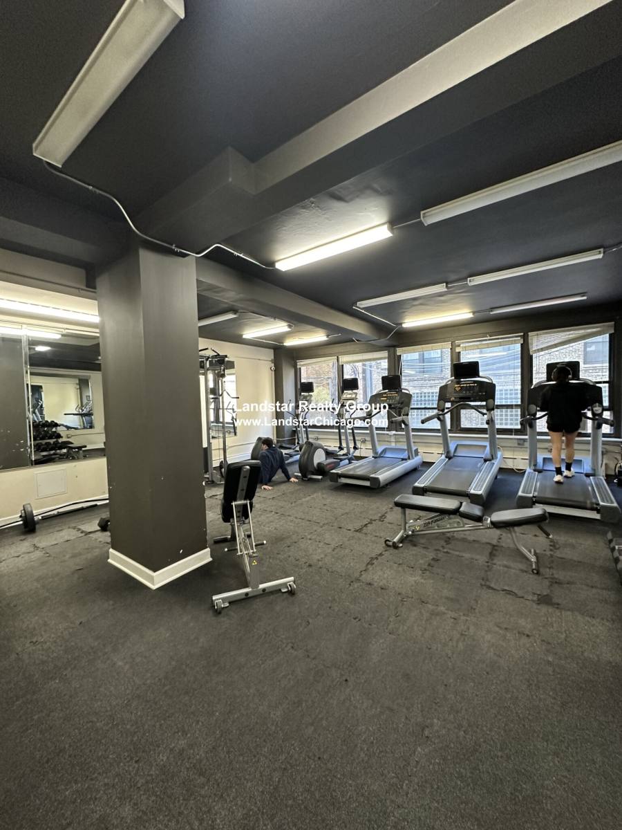 Apartment for rent at 4180 N Marine Dr #1003, Chicago, IL 60613
