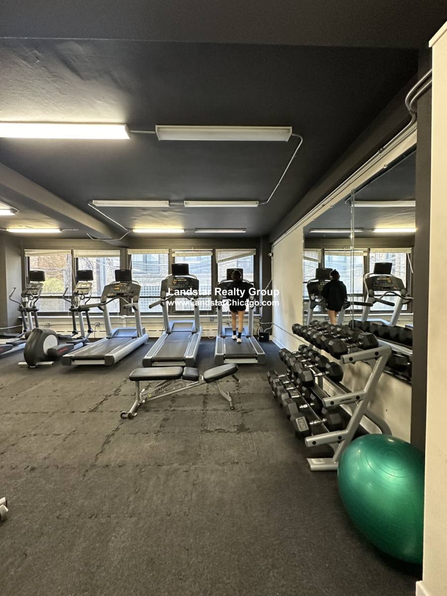 Apartment for rent at 4180 N Marine Dr #1003, Chicago, IL 60613