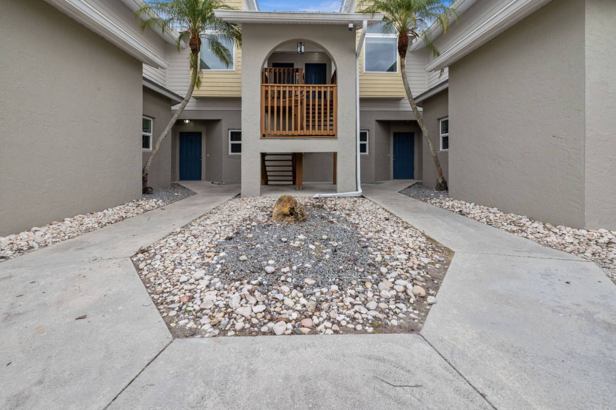 Apartment for rent at 1350 Rio De Janeiro Ave, Punta Gorda, FL 33983