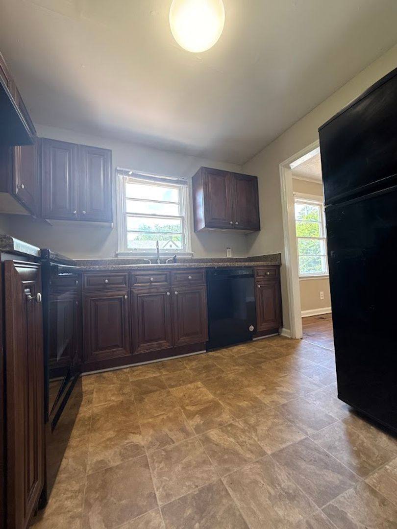 House for rent at 1624 Eastland Rd SE, Atlanta, GA 30316