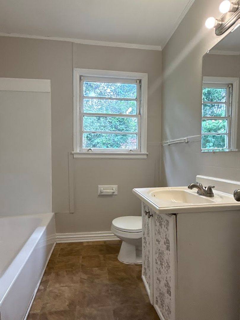 House for rent at 1624 Eastland Rd SE, Atlanta, GA 30316