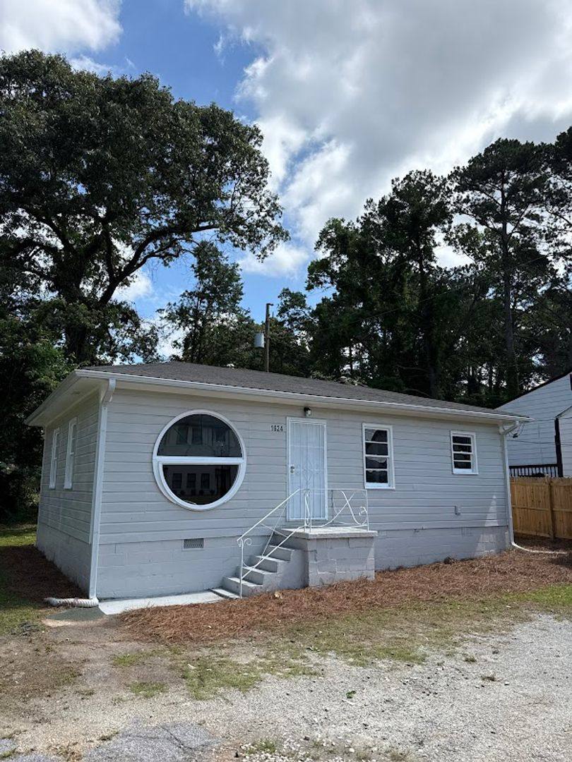 House for rent at 1624 Eastland Rd SE, Atlanta, GA 30316