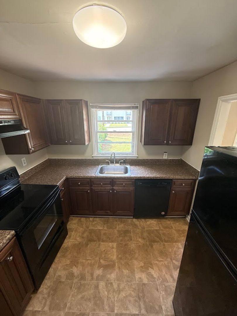 House for rent at 1624 Eastland Rd SE, Atlanta, GA 30316