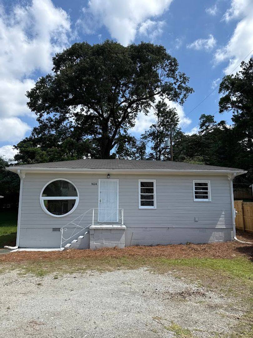 House for rent at 1624 Eastland Rd SE, Atlanta, GA 30316
