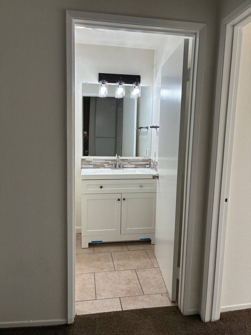 Apartment for rent at 27077 Hidaway Ave, Canyon Country, CA 91351
