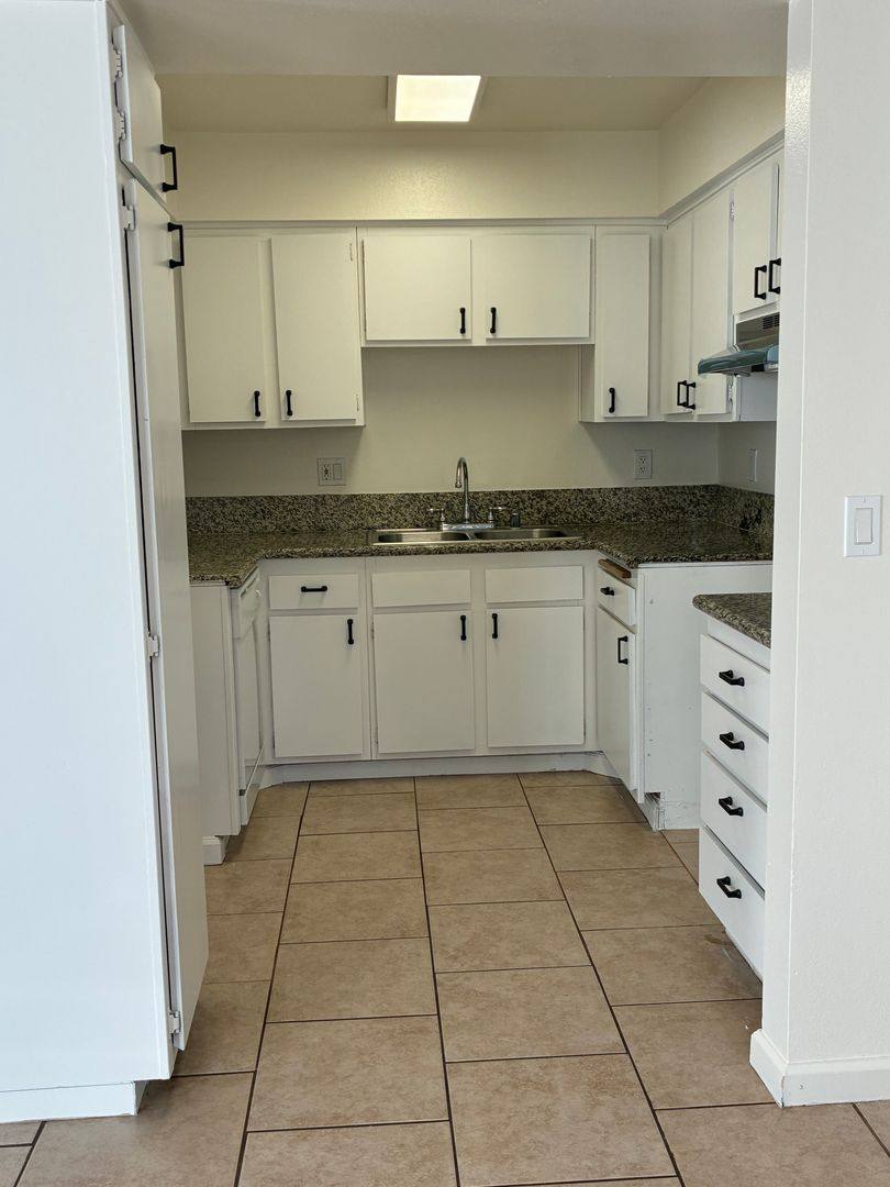 Apartment for rent at 27077 Hidaway Ave, Canyon Country, CA 91351