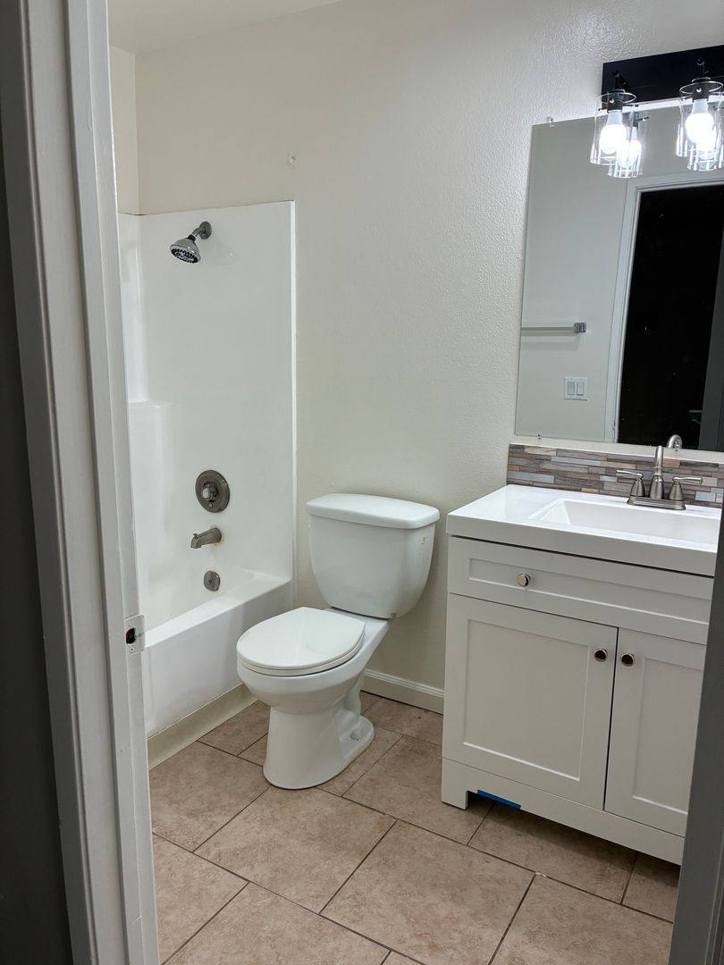 Apartment for rent at 27077 Hidaway Ave, Canyon Country, CA 91351