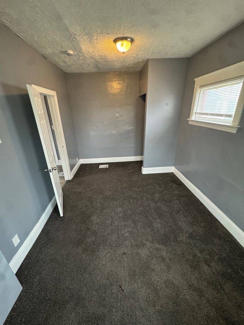 Apartment for rent at 3668 W 48th St, Cleveland, OH 44102
