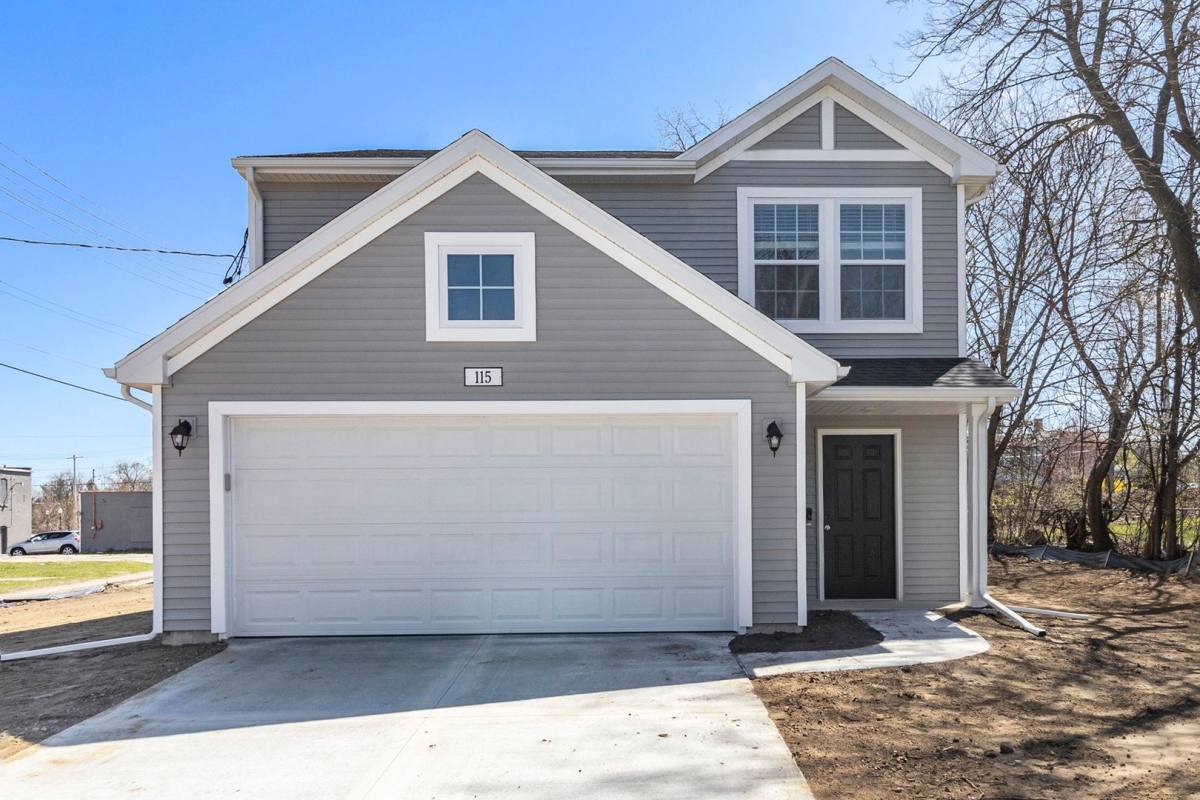 House for rent at 1302 Forest View Dr, Greenville, MI 48838