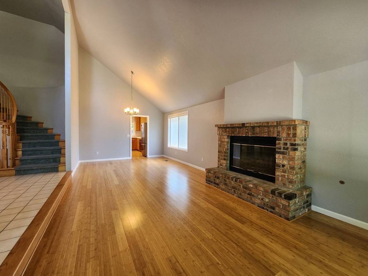 House for rent at 9609 Lord Dr, Windsor, CA 95492