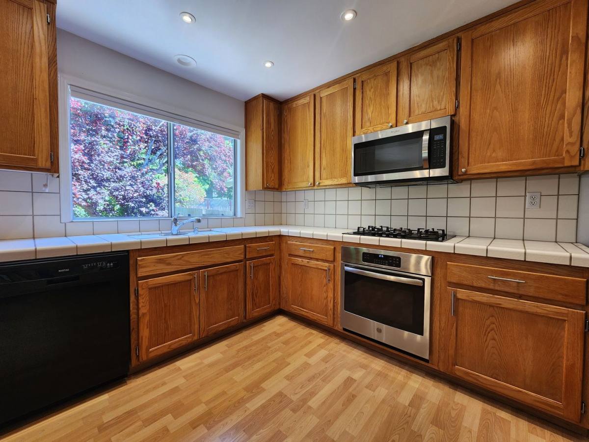 House for rent at 9609 Lord Dr, Windsor, CA 95492