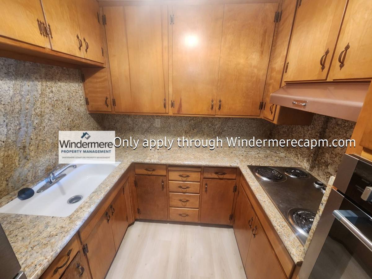 Apartment for rent at 4421 Del Rio Rd, Sacramento, CA 95822