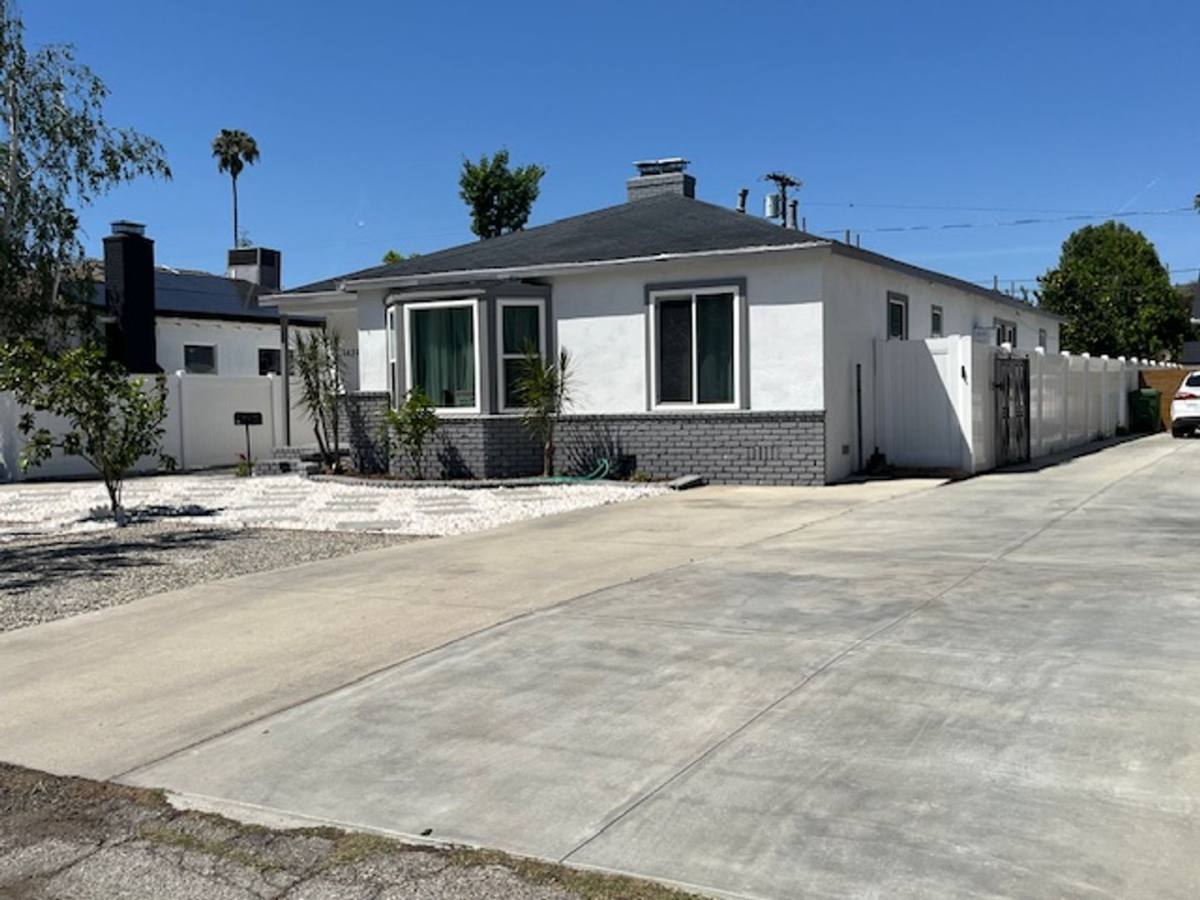 House for rent at 14313 Collins St, Van Nuys, CA 91401