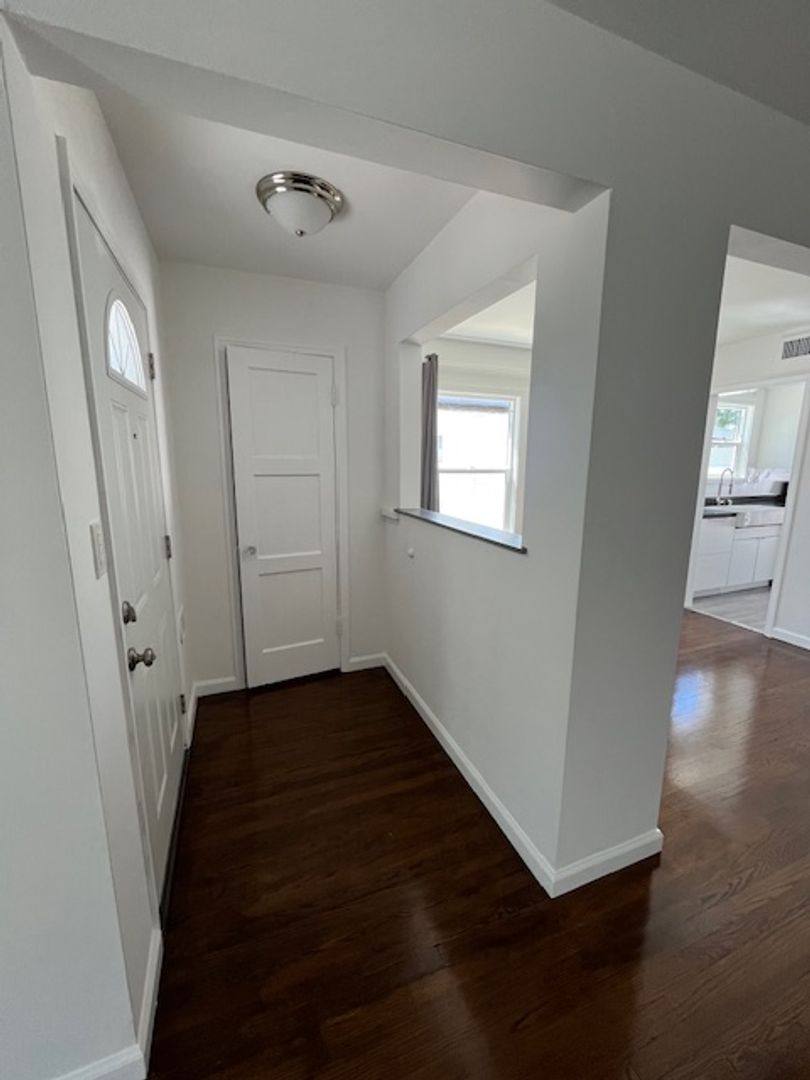 House for rent at 14313 Collins St, Van Nuys, CA 91401
