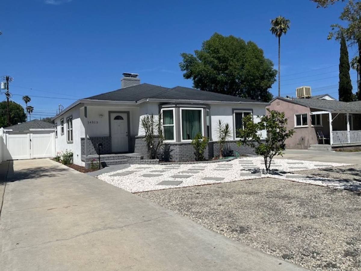 House for rent at 14313 Collins St, Van Nuys, CA 91401